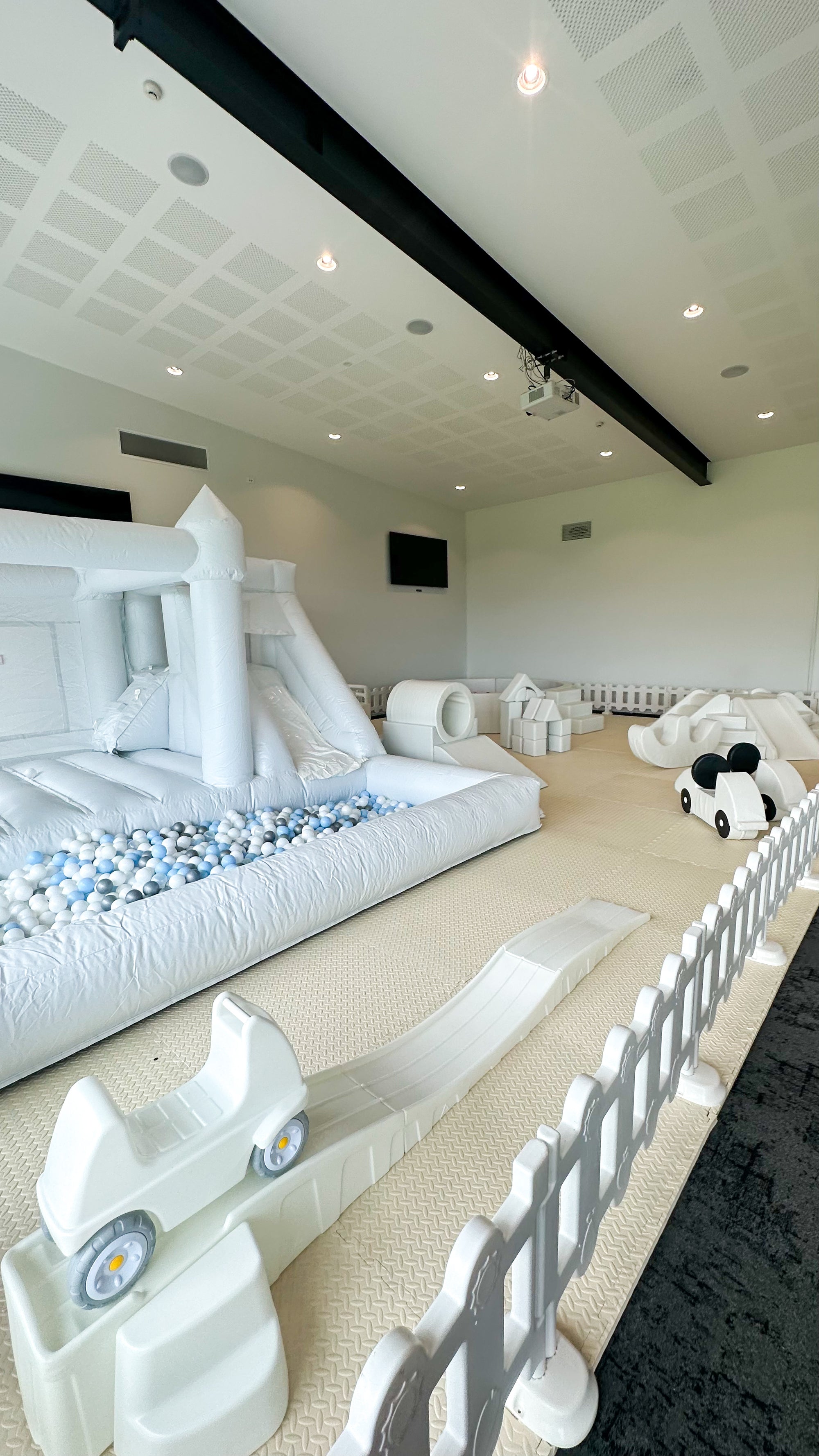 Pure White Soft Play